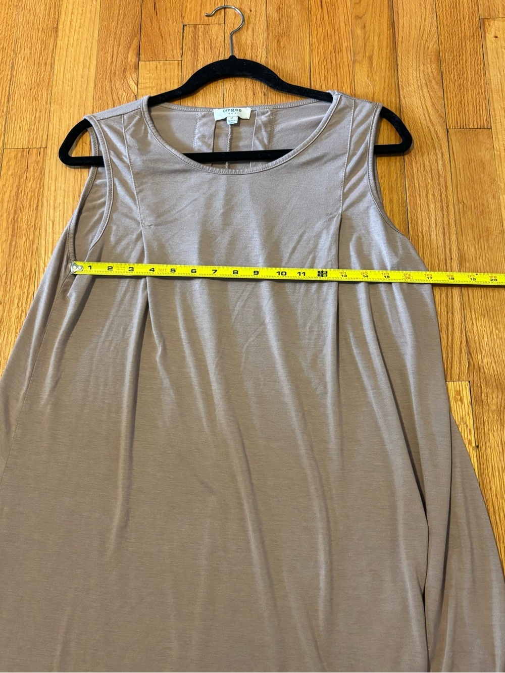 Umgee Sleeveless Pleated Swing Mini Dress Taupe Mauve Size Medium - Picture 4 of 8